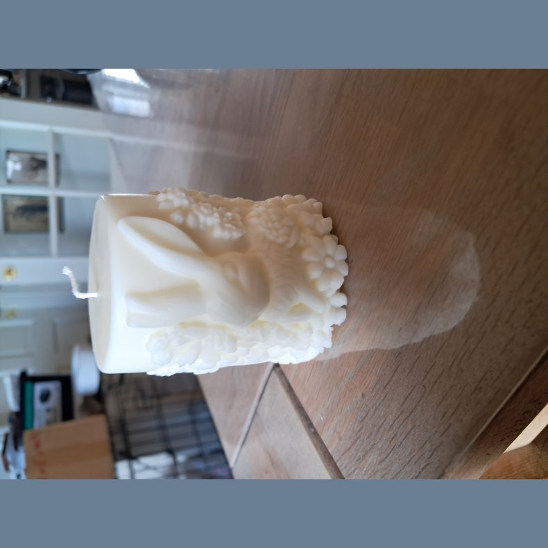 Stearinlys med p�skemotiv 